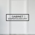 naklejka-gabinet-stomatologiczny-35x10cm-w01-min