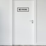 naklejka-wc-personel-30x10-w01-min