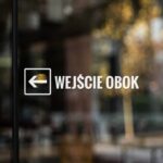 naklejka-wejscie-obok-lewo-30x7cm-w01-